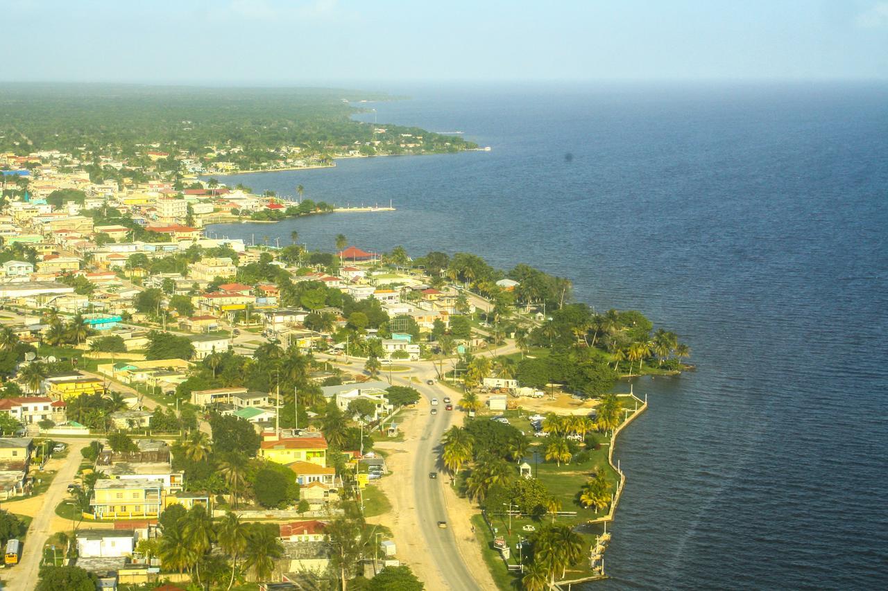 Hotel Maya Corozal Εξωτερικό φωτογραφία