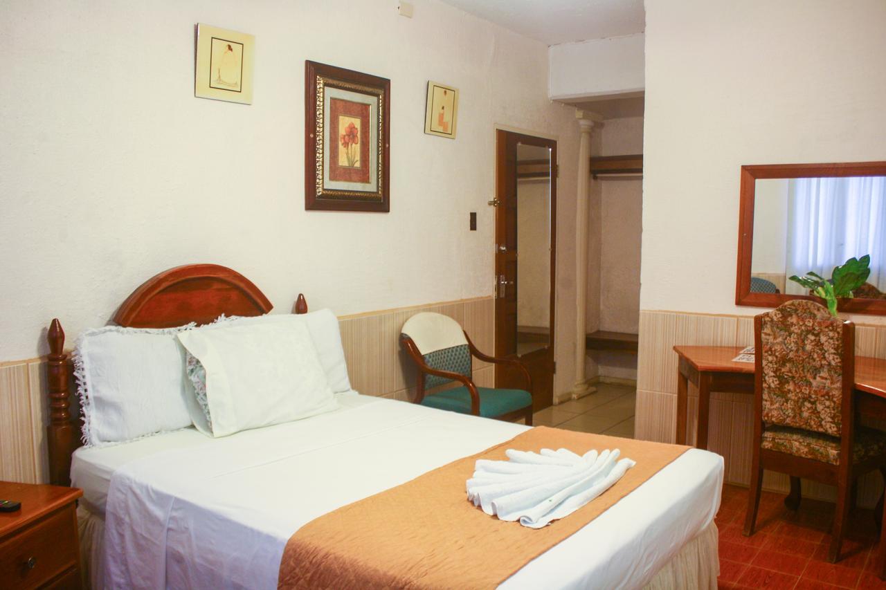 Hotel Maya Corozal Εξωτερικό φωτογραφία