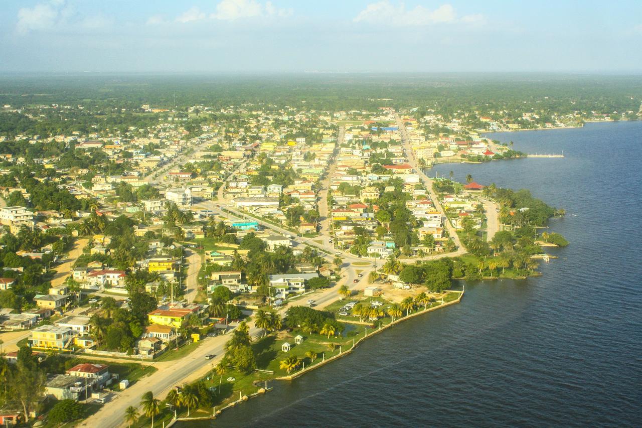 Hotel Maya Corozal Εξωτερικό φωτογραφία